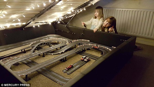 Motorsport-fan-turned-his-bed-into-a-Formula-1-track